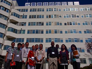 Group photo in Toyohashi Tech's campus